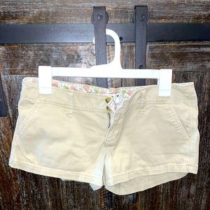 American Eagle Outfitters size 4 Khaki shorts